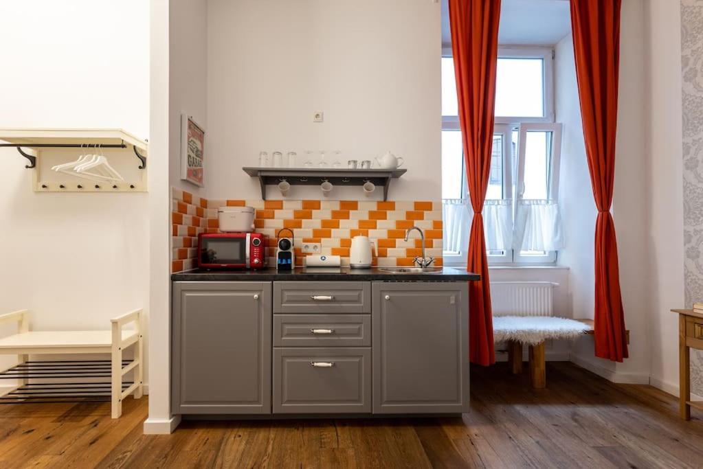 Compact Studio Near Center By Hm Viena Exterior foto